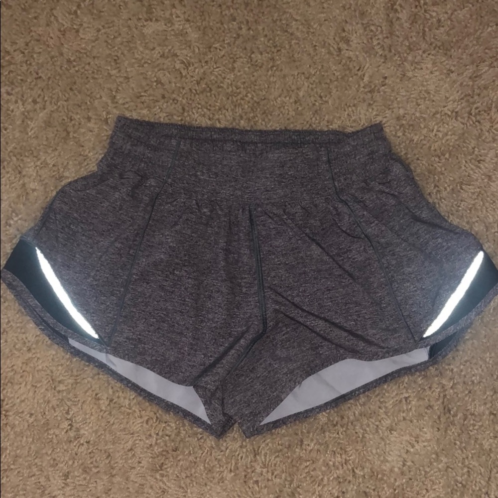 Lululemon Hotty Hot Short II